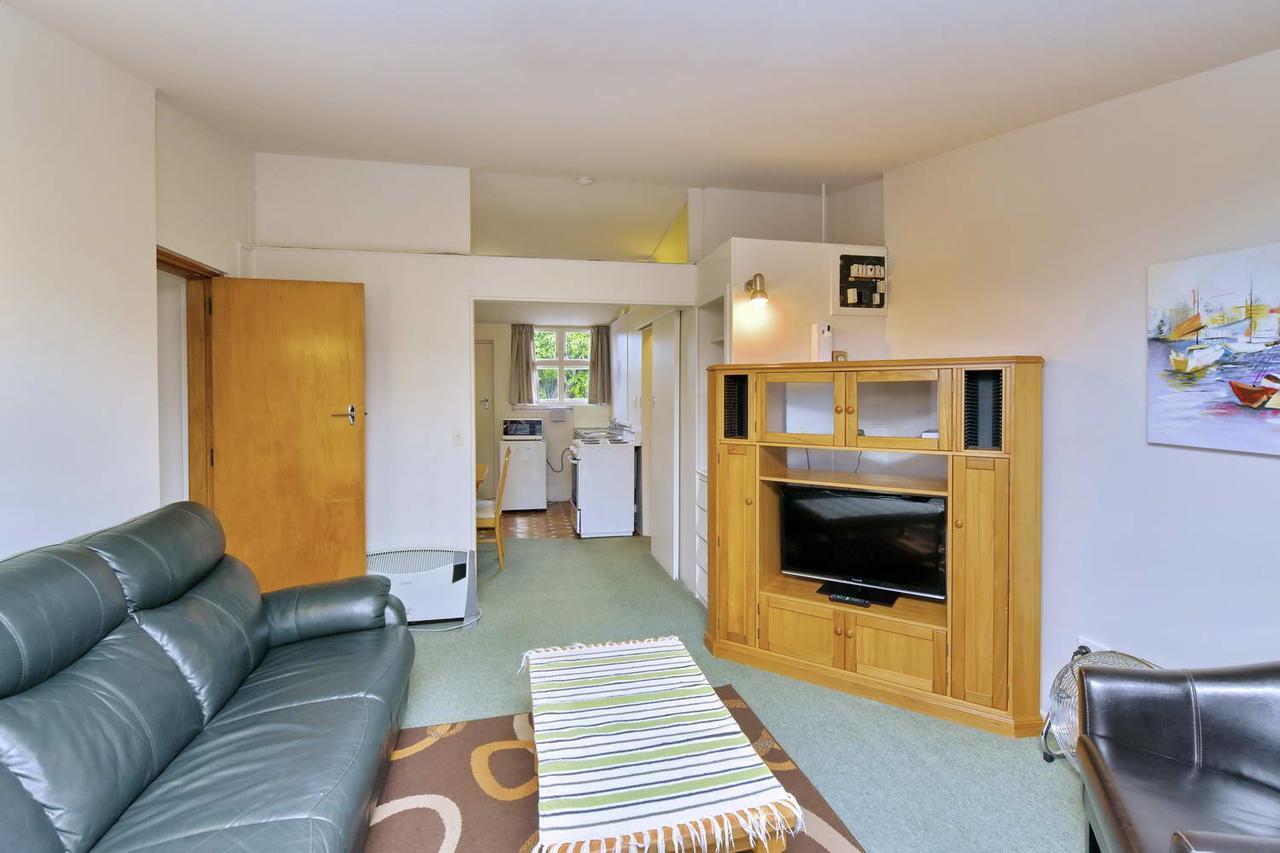 Wayside Motel
