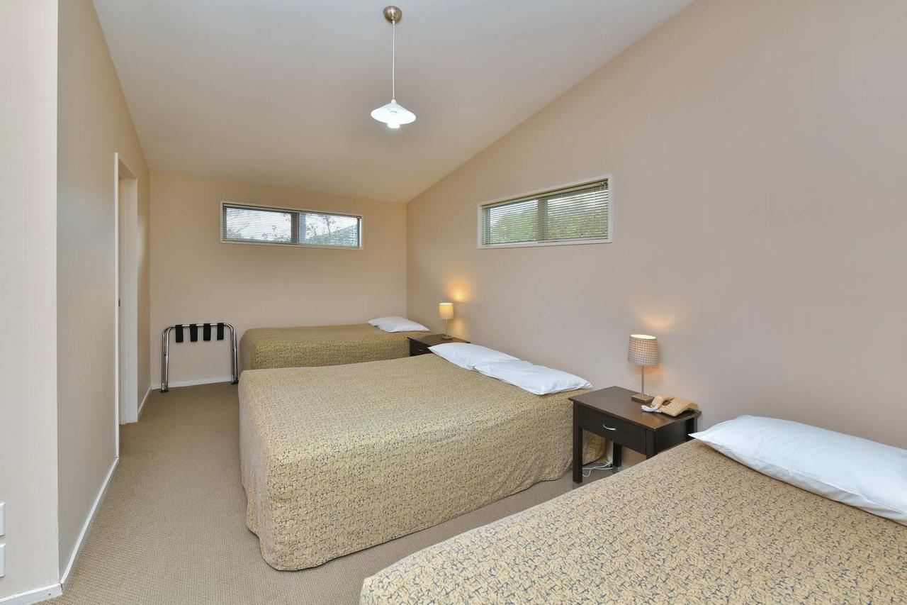Wayside Motel 3*